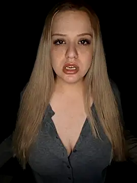 Snapshot of cansuozell chatting on October 2025 05:24:01 PM cansuozell online show from October 2025 05:24:01 PM