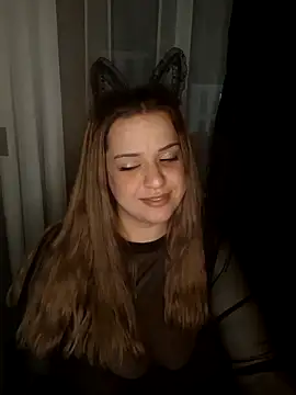 Snapshot of cansuozell chatting on November 2025 04:53:02 PM cansuozell online show from November 2025 04:53:02 PM