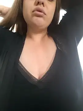 Snapshot of cansuozell chatting on November 2025 08:57:02 AM cansuozell online show from November 2025 08:57:02 AM