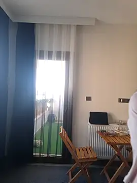 Snapshot of cansuozell chatting on November 2025 05:21:02 AM cansuozell online show from November 2025 05:21:02 AM