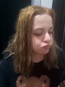 Snapshot of cansuozell chatting on November 2025 06:10:01 PM cansuozell online show from November 2025 06:10:01 PM