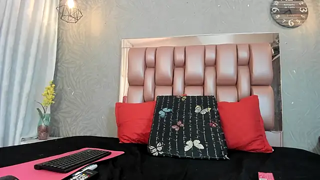 KOURTNEY-- online show from November 2025 02:10:02 AM