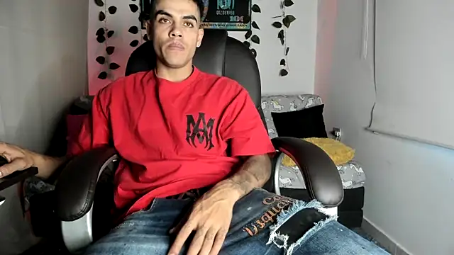 Snapshot of mikee_scooth chatting on September 2025 10:33:02 PM mikee scooth online show from September 2025 10:33:02 PM