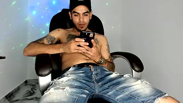 Snapshot of mikee_scooth chatting on June 2026 08:29:02 PM mikee scooth online show from June 2026 08:29:02 PM