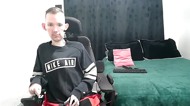 Sophia and Thomas online show from March 2025 09:55:02 AM