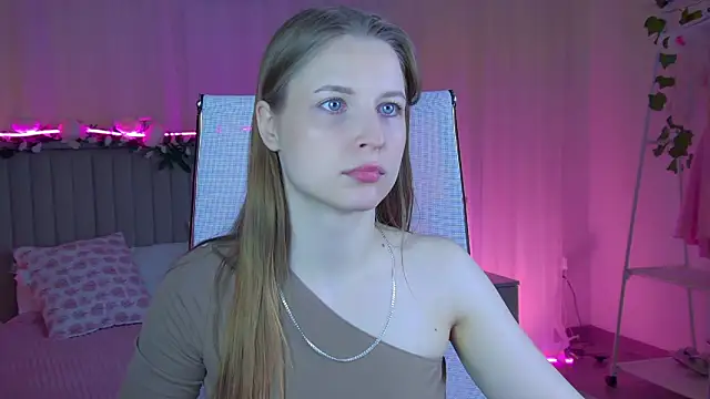 CuteMousee online show from April 2026 07:14:01 AM