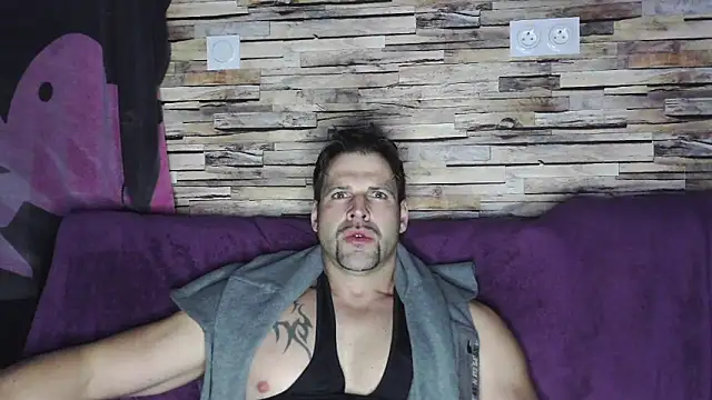 XxBigboybandxX online show from February 2025 07:27:02 PM