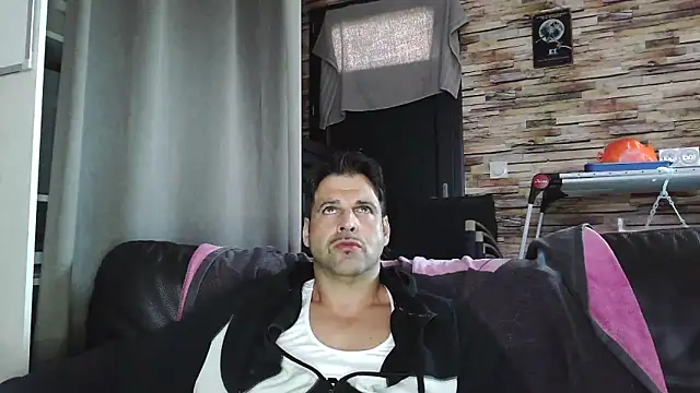 XxBigboybandxX online show from November 2025 12:20:01 PM