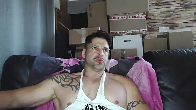 XxBigboybandxX online show from April 2026 12:41:01 PM