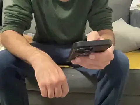 4small4inchlol online show from December 2025 04:16:01 PM