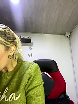 alicev kitty online show from October 2025 01:12:02 PM