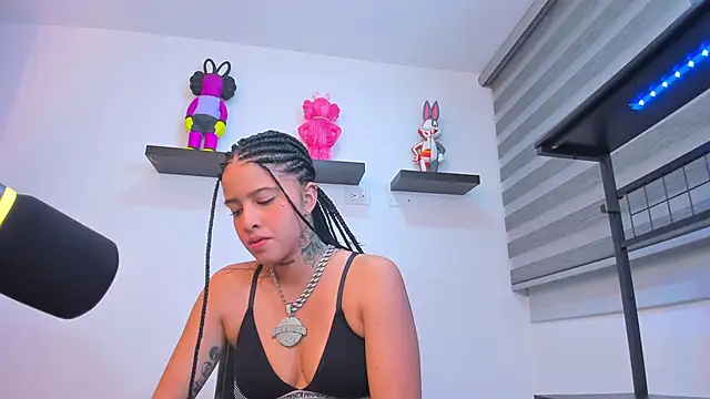 Snapshot of Gangster_Girl chatting on September 2025 03:30:01 AM Gangster Girl online show from September 2025 03:30:01 AM