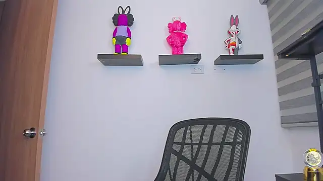 Gangster Girl online show from April 2026 04:37:02 AM