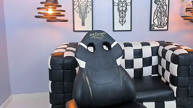 SARAFOXX  online show from December 2024 06:06:01 PM