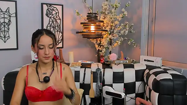 SARAFOXX  online show from December 2024 02:49:01 PM