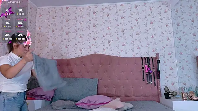 AvrillThomas online show from March 2025 02:40:01 PM