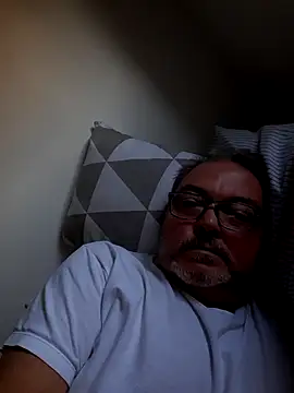 Snapshot of bluangelo chatting on December 2025 01:50:02 PM bluangelo online show from December 2025 01:50:02 PM