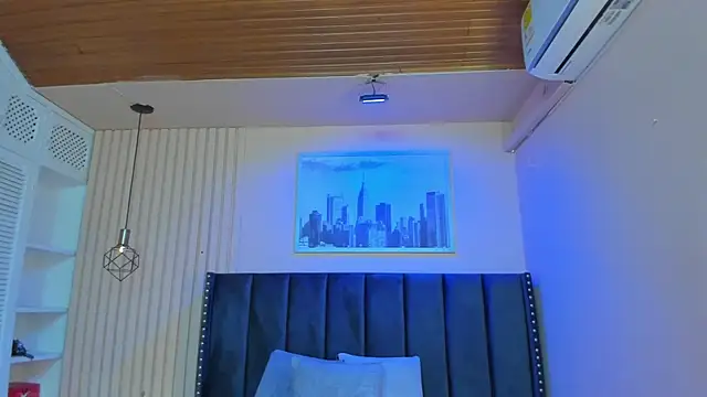 viiolett lee online show from January 2025 08:00:01 PM