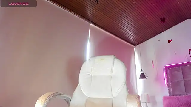 Snapshot of Melody_Ds chatting on February 2025 09:04:01 PM Melody Ds online show from February 2025 09:04:01 PM