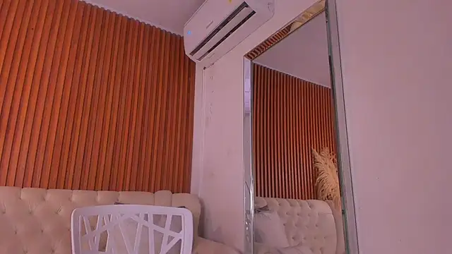 RosarioCruzz online show from April 2026 12:54:01 PM