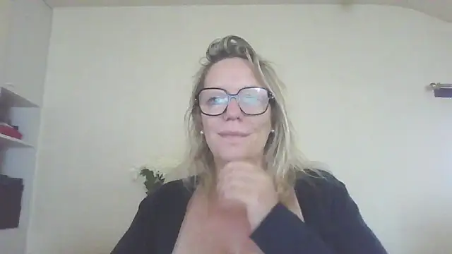 Snapshot of Silkesquirt chatting on September 2025 08:27:02 AM Silkesquirt online show from September 2025 08:27:02 AM