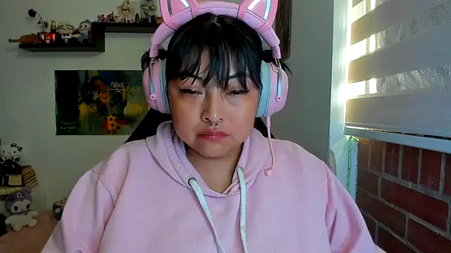 Shaddycute  online show from March 2026 01:27:01 PM