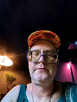Snapshot of biffboff123 chatting on July 2026 05:45:02 PM biffboff123 online show from July 2026 05:45:02 PM