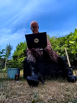 Snapshot of biffboff123 chatting on July 2026 01:32:01 PM biffboff123 online show from July 2026 01:32:01 PM