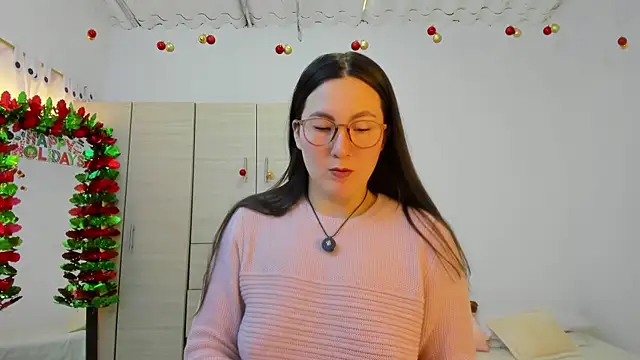 Elle Lee  online show from December 2025 02:34:01 PM