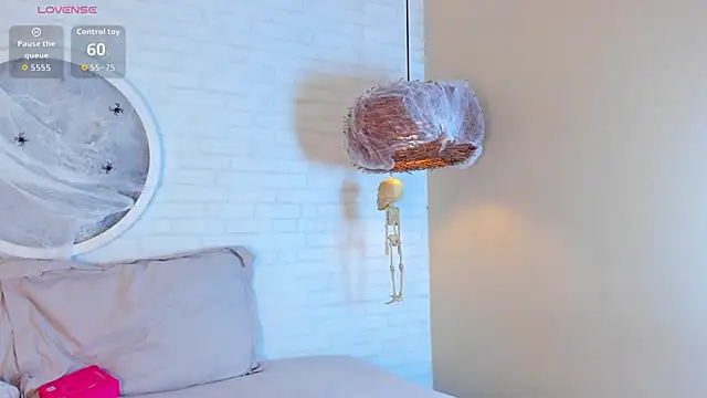 Elise Diamond online show from October 2025 11:27:02 PM