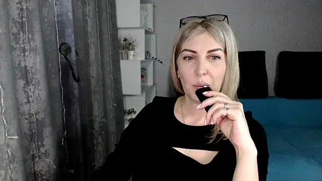 Amelia Harper online show from March 2025 02:45:02 PM