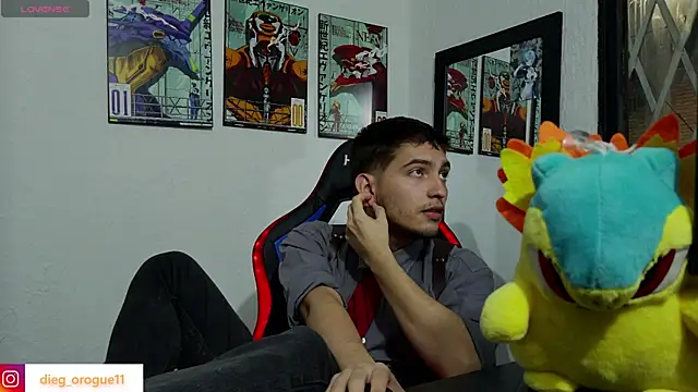 Snapshot of DiegoRogue_ chatting on March 2025 11:21:02 PM DiegoRogue online show from March 2025 11:21:02 PM