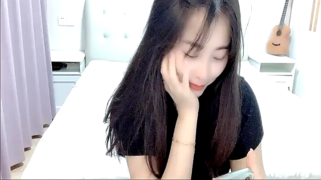 aisha123123 online show from October 2025 03:35:01 PM