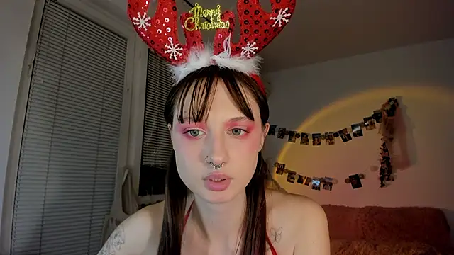 Snapshot of Jenny_darling_love chatting on December 2024 09:51:01 PM Jenny darling love online show from December 2024 09:51:01 PM