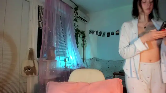 Jenny darling love online show from April 2026 06:31:02 PM