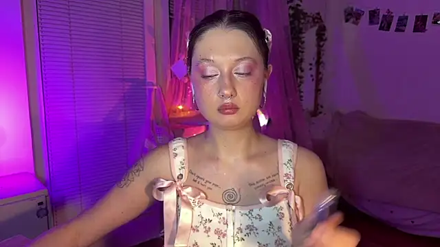 Jenny darling love online show from May 2026 06:37:02 PM
