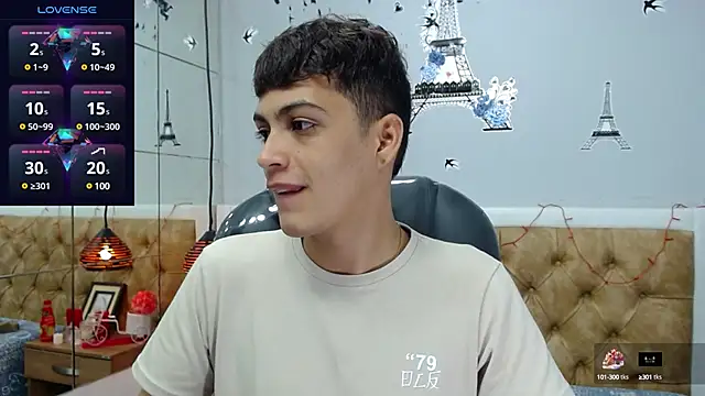 Snapshot of SkinnyBoy_ chatting on January 2025 12:18:01 PM SkinnyBoy online show from January 2025 12:18:01 PM