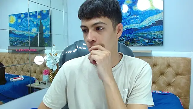 Snapshot of SkinnyBoy_ chatting on November 2025 01:17:02 PM SkinnyBoy online show from November 2025 01:17:02 PM