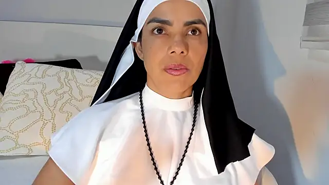 ClaraMariaMon online show from July 2026 07:27:01 PM