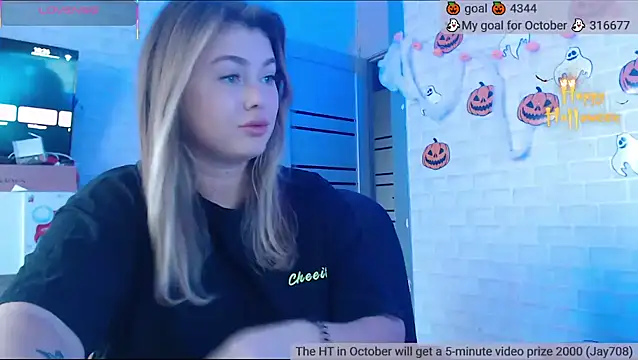 SuchCute online show from October 2025 03:34:01 AM