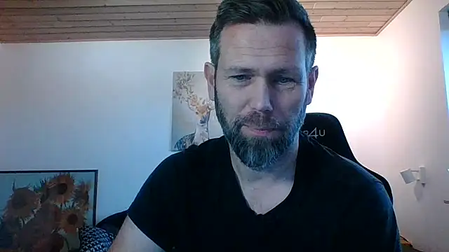 Snapshot of Gotta1 chatting on December 2024 12:41:02 PM Gotta1 online show from December 2024 12:41:02 PM