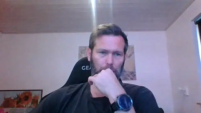 Snapshot of Gotta1 chatting on November 2025 10:37:02 AM Gotta1 online show from November 2025 10:37:02 AM