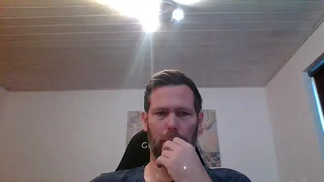 Snapshot of Gotta1 chatting on November 2025 12:11:01 PM Gotta1 online show from November 2025 12:11:01 PM