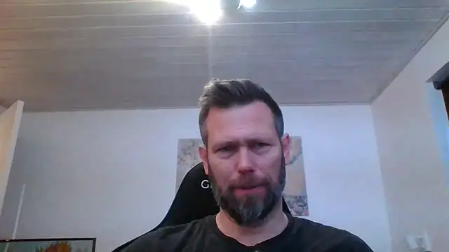 Snapshot of Gotta1 chatting on December 2025 02:00:01 PM Gotta1 online show from December 2025 02:00:01 PM