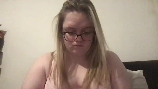 honeyyy24 online show from January 2025 07:42:02 PM