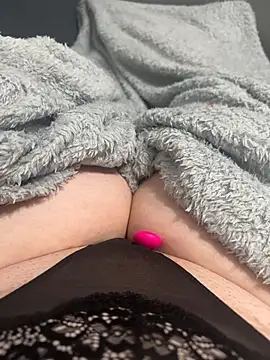 honeyyy24 online show from February 2025 03:09:01 PM