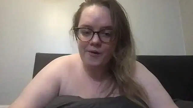 honeyyy24 online show from December 2025 03:39:02 PM