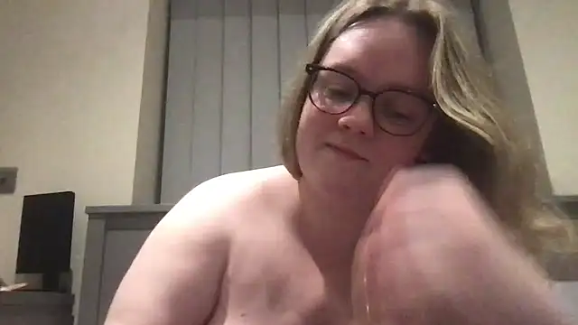 honeyyy24 online show from May 2026 01:36:02 AM
