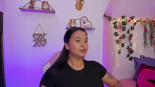 Snapshot of Sweet_Chloe06 chatting on February 2025 04:39:02 PM Sweet Chloe06 online show from February 2025 04:39:02 PM