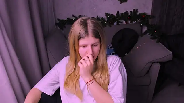 Snapshot of kirraa_ chatting on December 2024 12:44:01 AM kirraa  online show from December 2024 12:44:01 AM